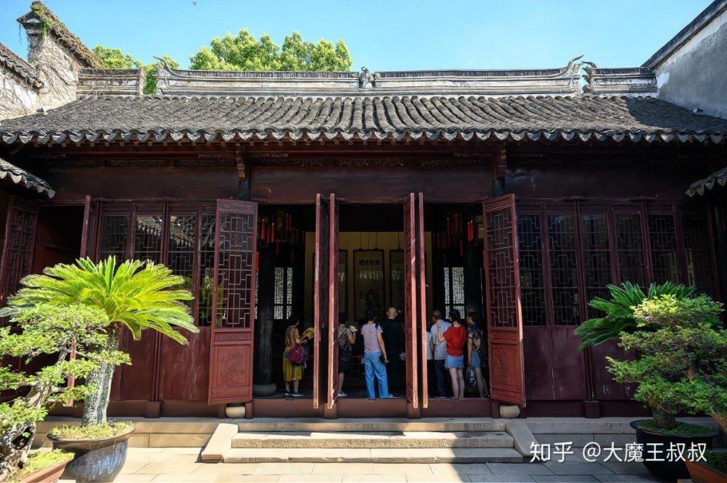 我的前世冤家竟然变成了红眼“魔头”来折磨我？饶了我吧！